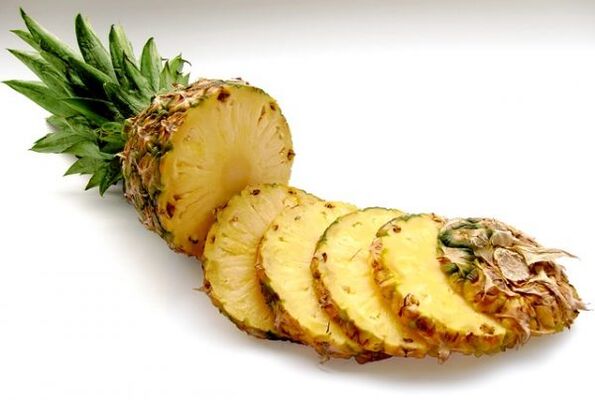 Ananass on toit, mis aitab kaotada ülekaalu. 